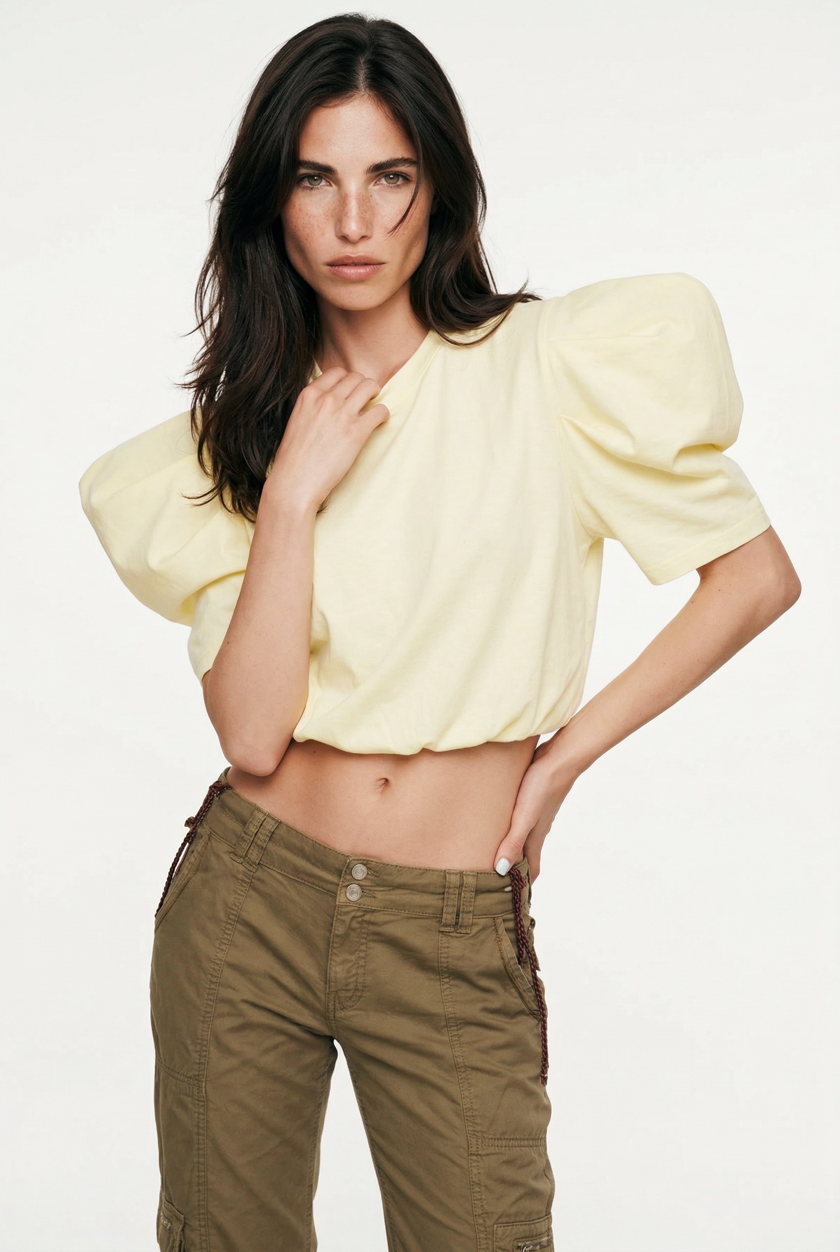 תמונת אופנה שנוצרה עם AI